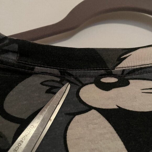 Looney Tunes Tom and Jerry All Over Print Graphic Tee Size XL - Picture 6 of 6